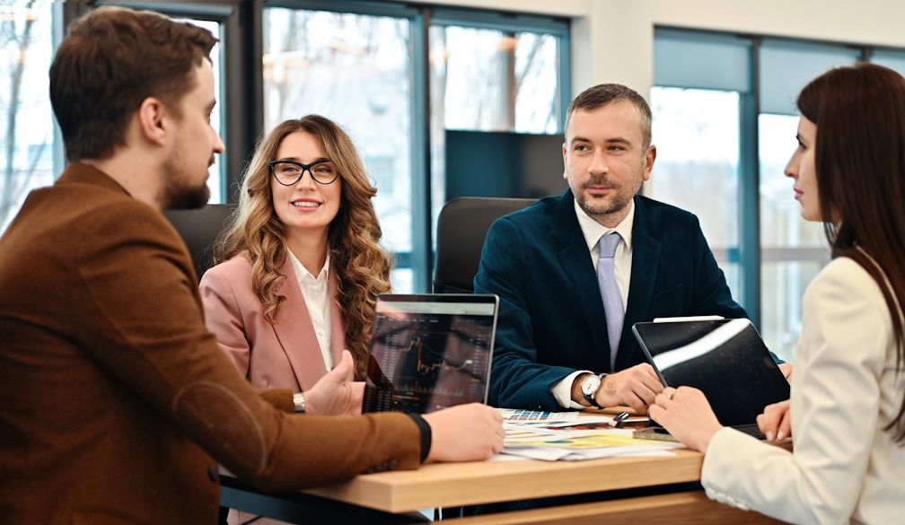 Why Every Growing Business Needs a Commercial Lawyer? 