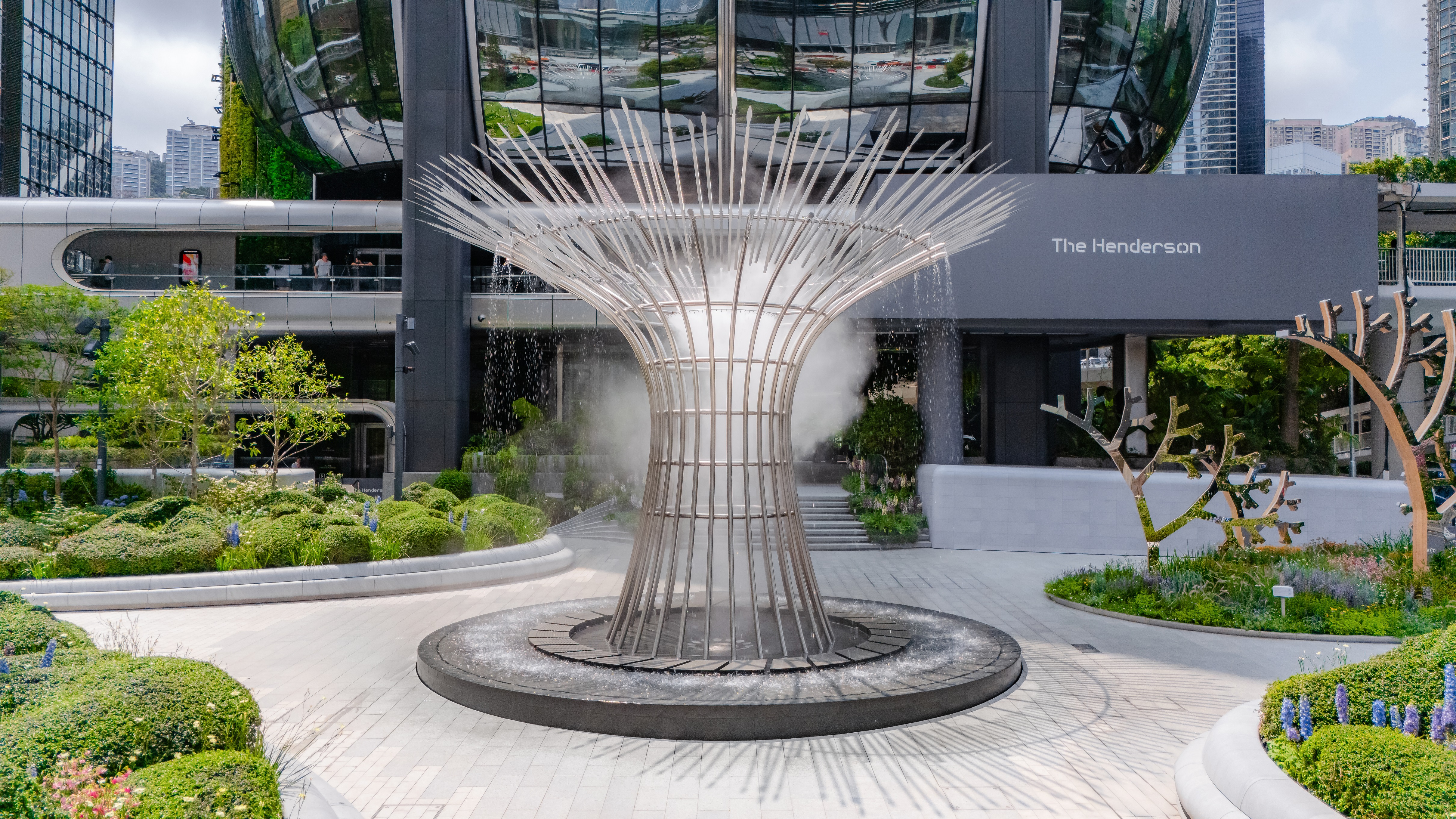 Breathing Tree, a zero-carbon kinetic sculpture by American environmental artist Ned Kahn, promotes sustainability through art.
