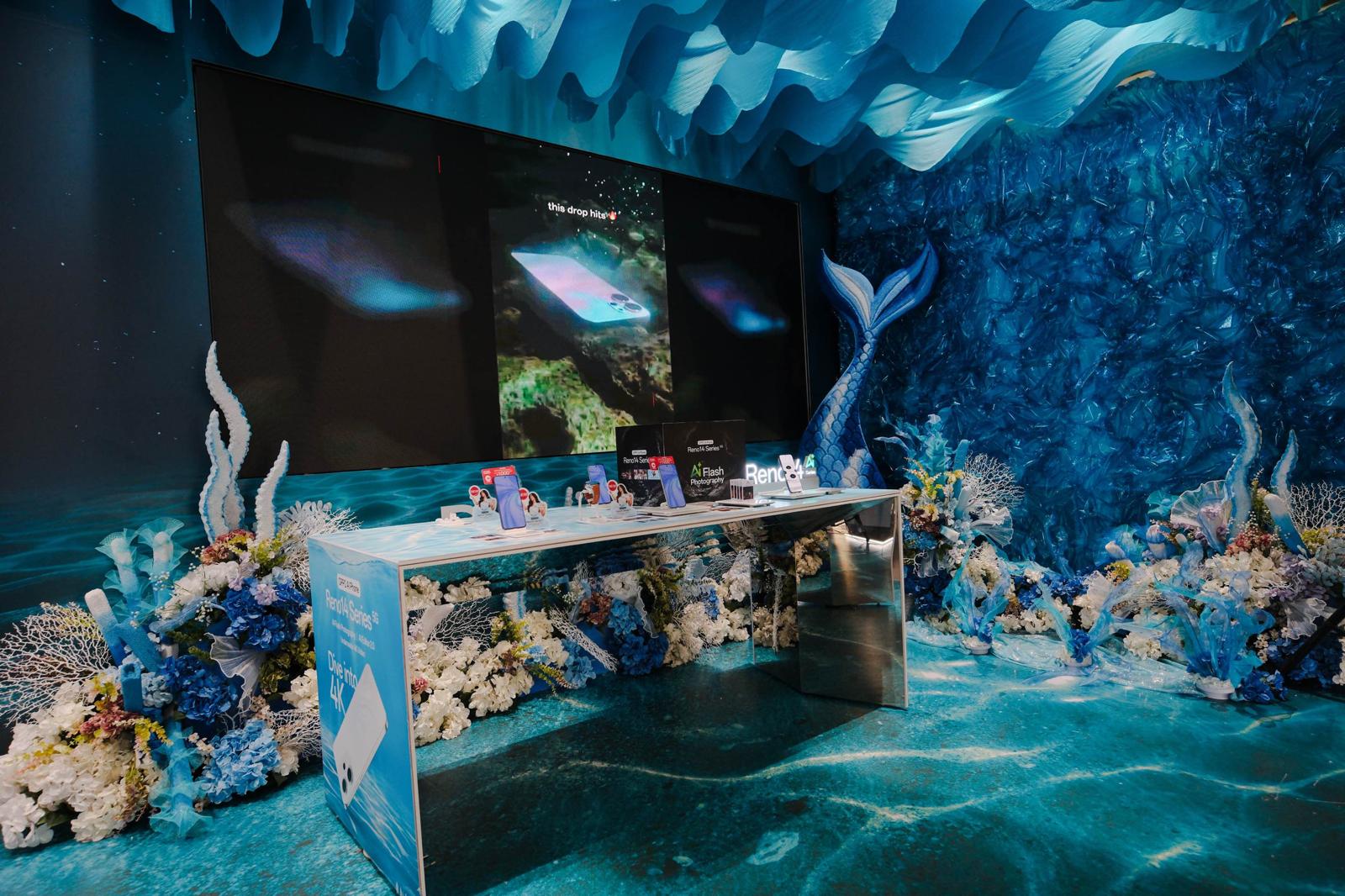 Immersive Display in OPPO Retail Stores