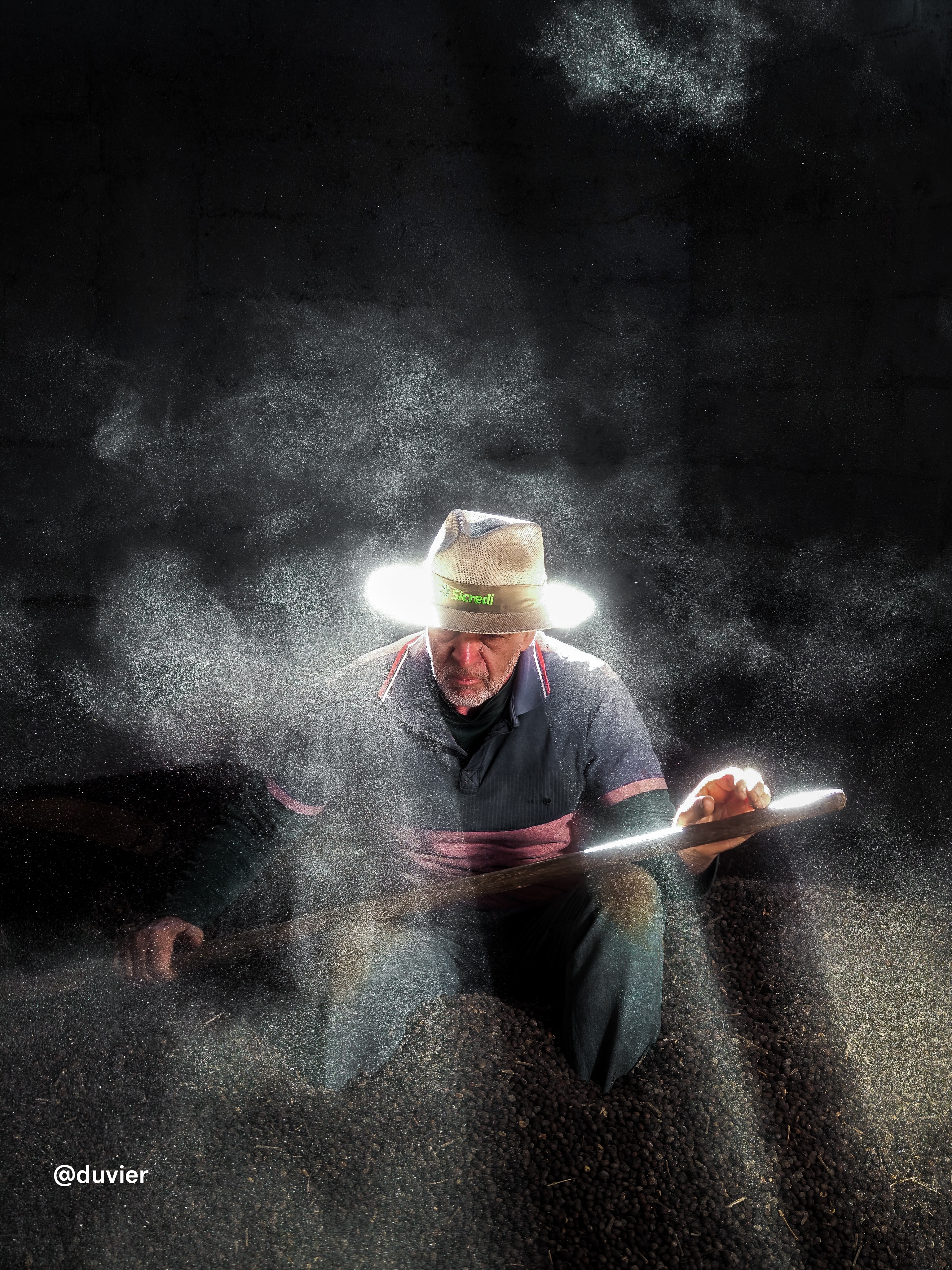 Latin America Regional Award, “Harvest. Family at Work.” by Alex Duvier (Brazil), OPPO Find X8 Ultra