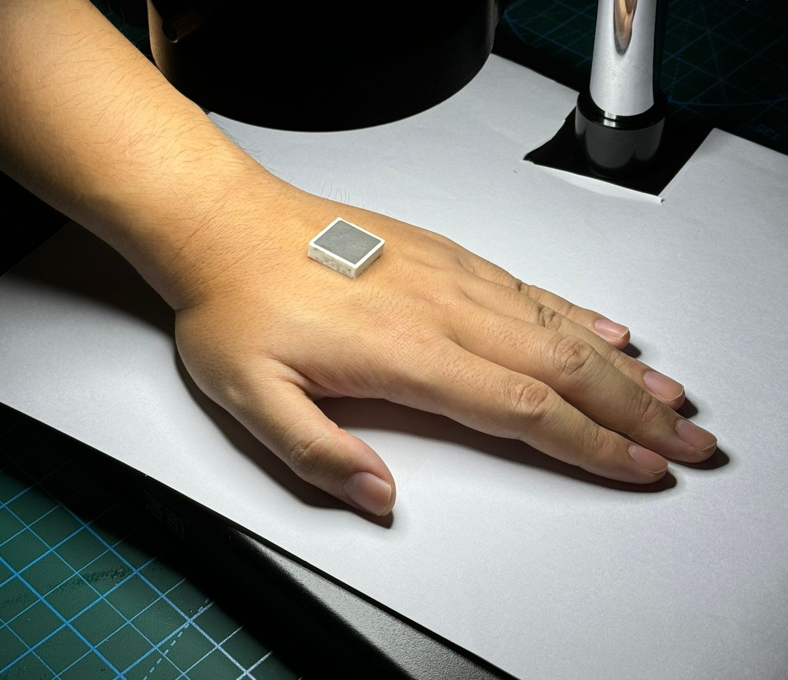 Prototype of WITEC’s customised patch ultrasonic transducers that adhere to the human body using bioadhesive gel soft materials